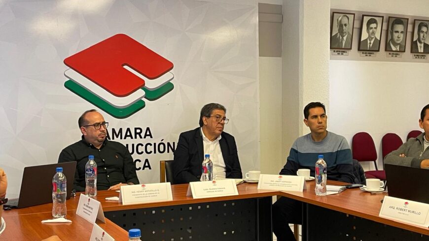 Reunión con el Concejal Gustavo Valencia