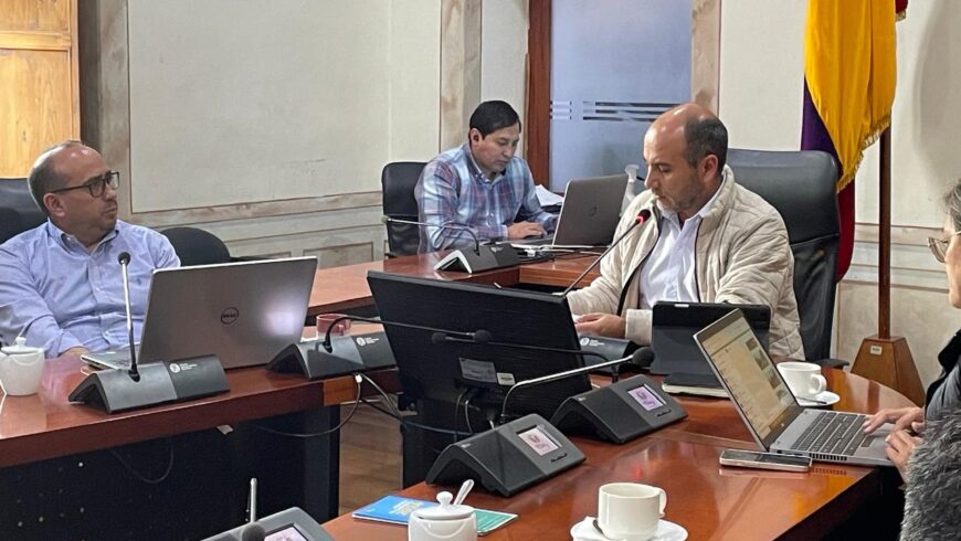 Reunión estratégica para la red vial de Cuenca